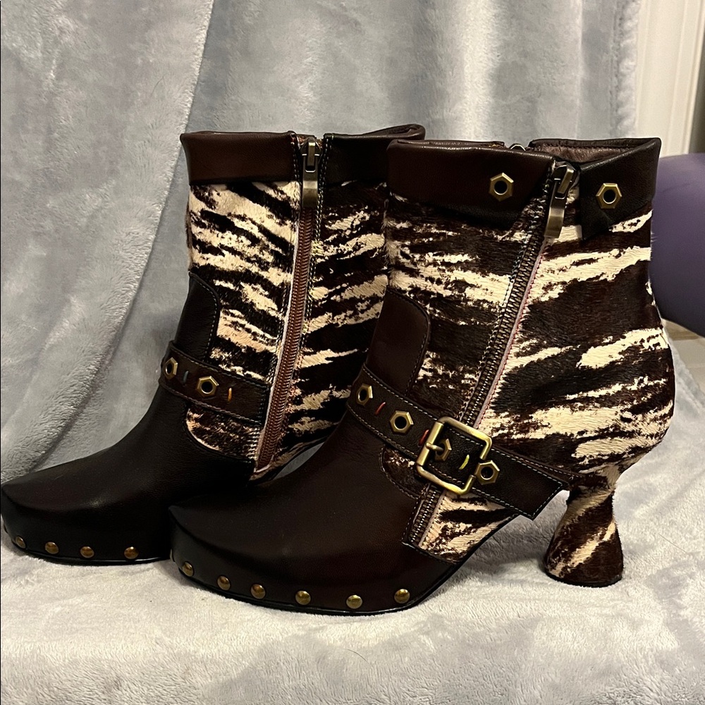 Soffia Chic Brown And Black Patterned Heeled Boots - image 1